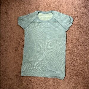 lululemon athletica Green Patterned Short Sleeve Tee